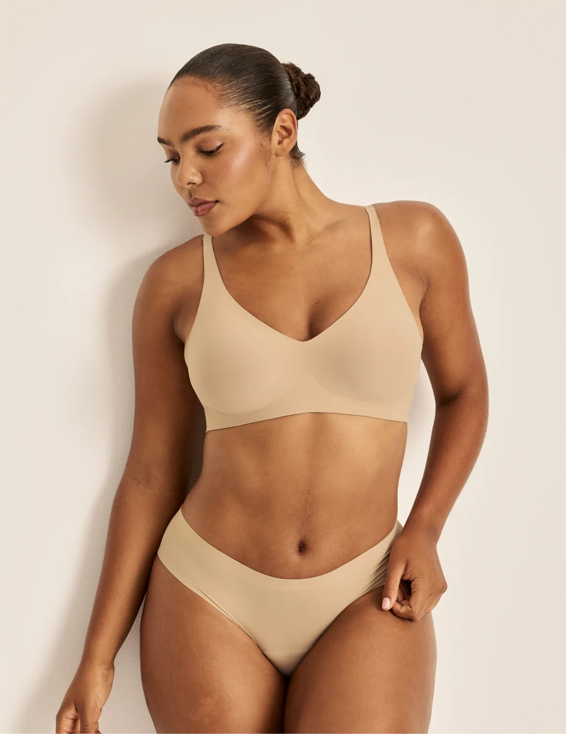 Revolution V-Neck Bra - Image 15