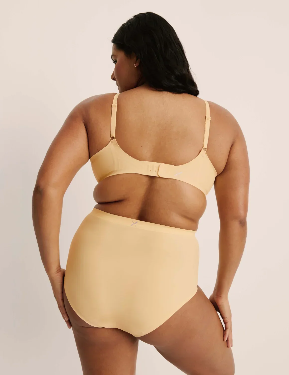 Revolution V-Neck Bra - Last Call - Image 31