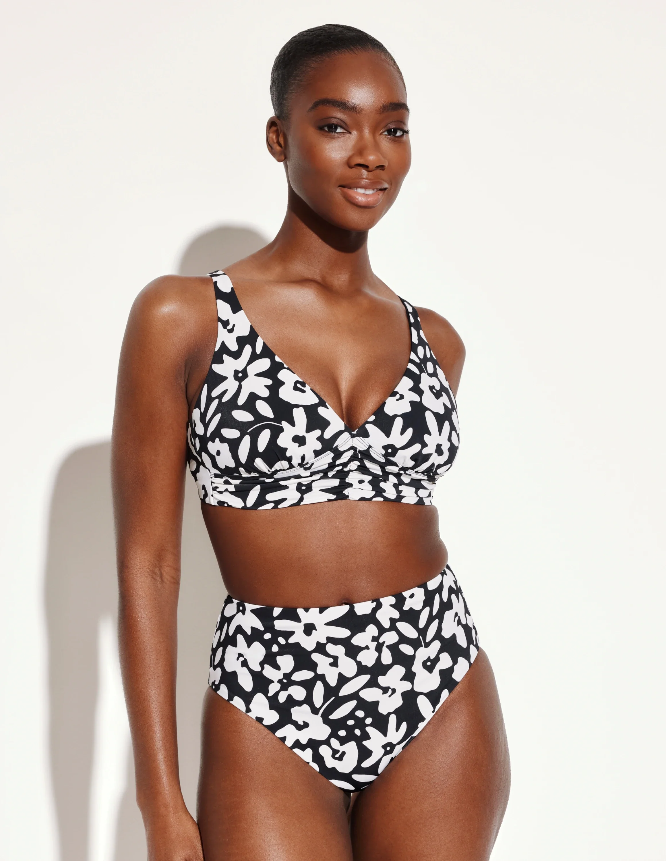 Sculpt Ruched Deep V Bikini Top - Image 18